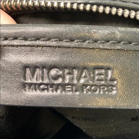 Michael Kors Ginny Medium Messenger Crossbody MK Signature Bag 30H6TGNM2V Black‎